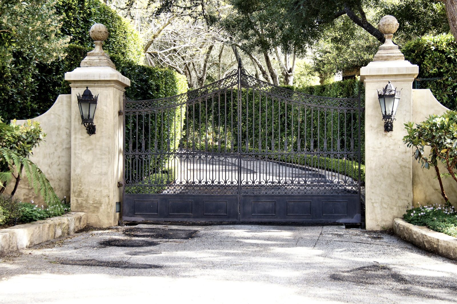 Montecito gate